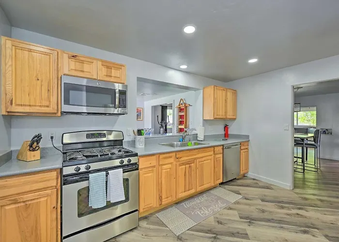 Casa vacanze Stylish 'basecamp 6850' Near Downtown Williams! Williams