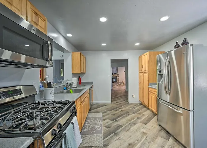 Stylish 'basecamp 6850' Near Downtown Williams!