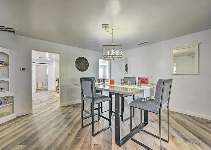 Casa vacanze Stylish 'basecamp 6850' Near Downtown Williams!