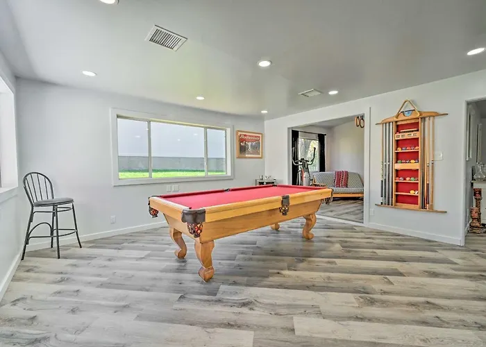 Casa vacanze Stylish 'basecamp 6850' Near Downtown Williams!