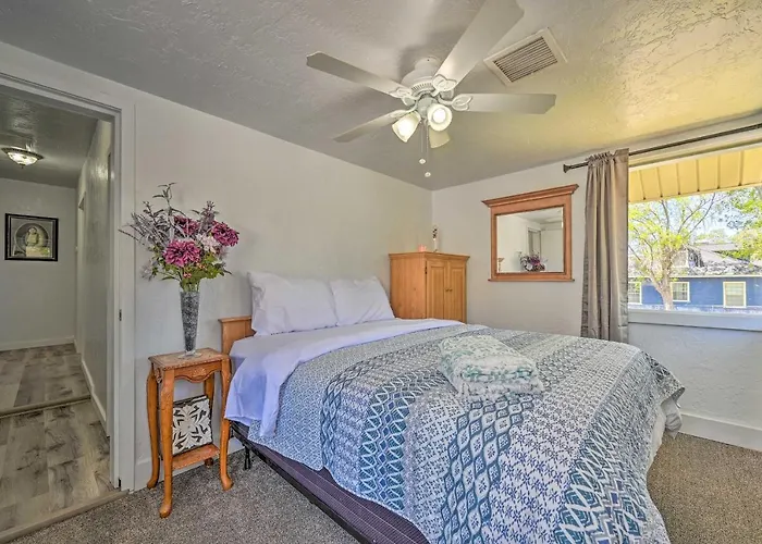 Stylish 'basecamp 6850' Near Downtown Williams! Casa vacanze