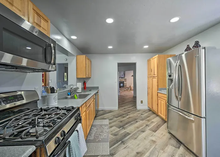 Stylish 'basecamp 6850' Near Downtown Williams! Williams